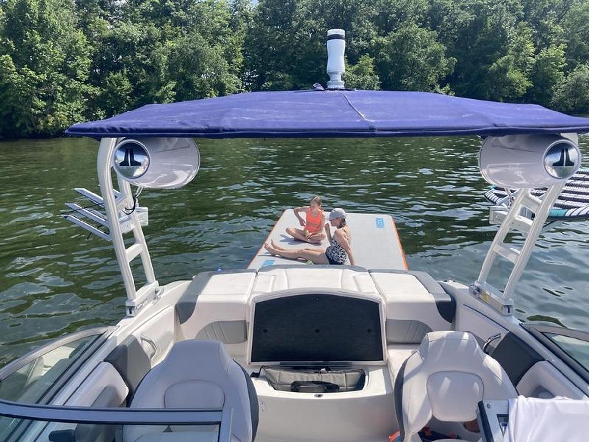 Used 2020 Chaparral 21 Surf