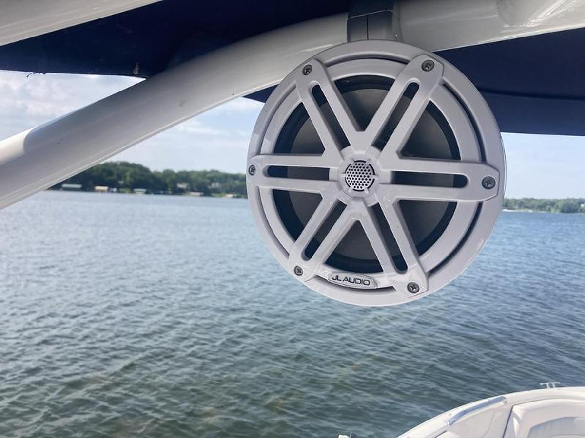 Used 2020 Chaparral 21 Surf