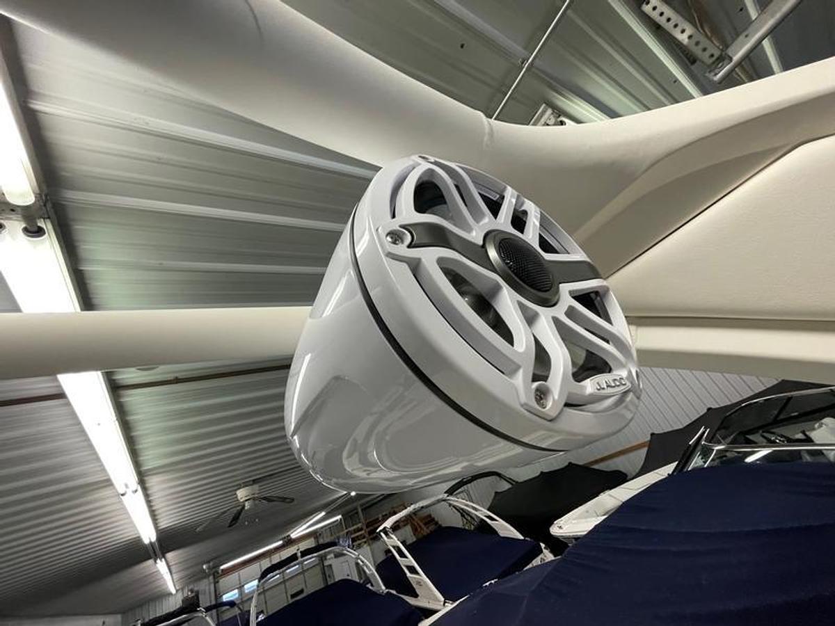 2024 Chaparral 28 Surf