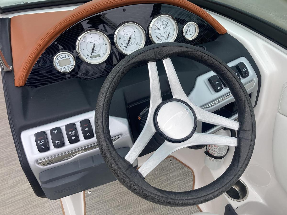 Used 2017 Regal 2000 ESX