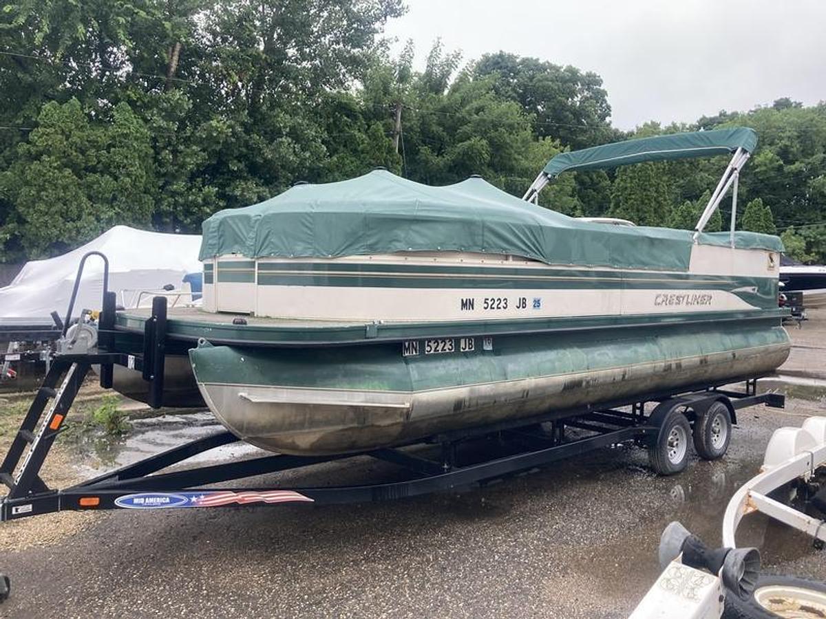 Used 2001 Crestliner 2485 O/B
