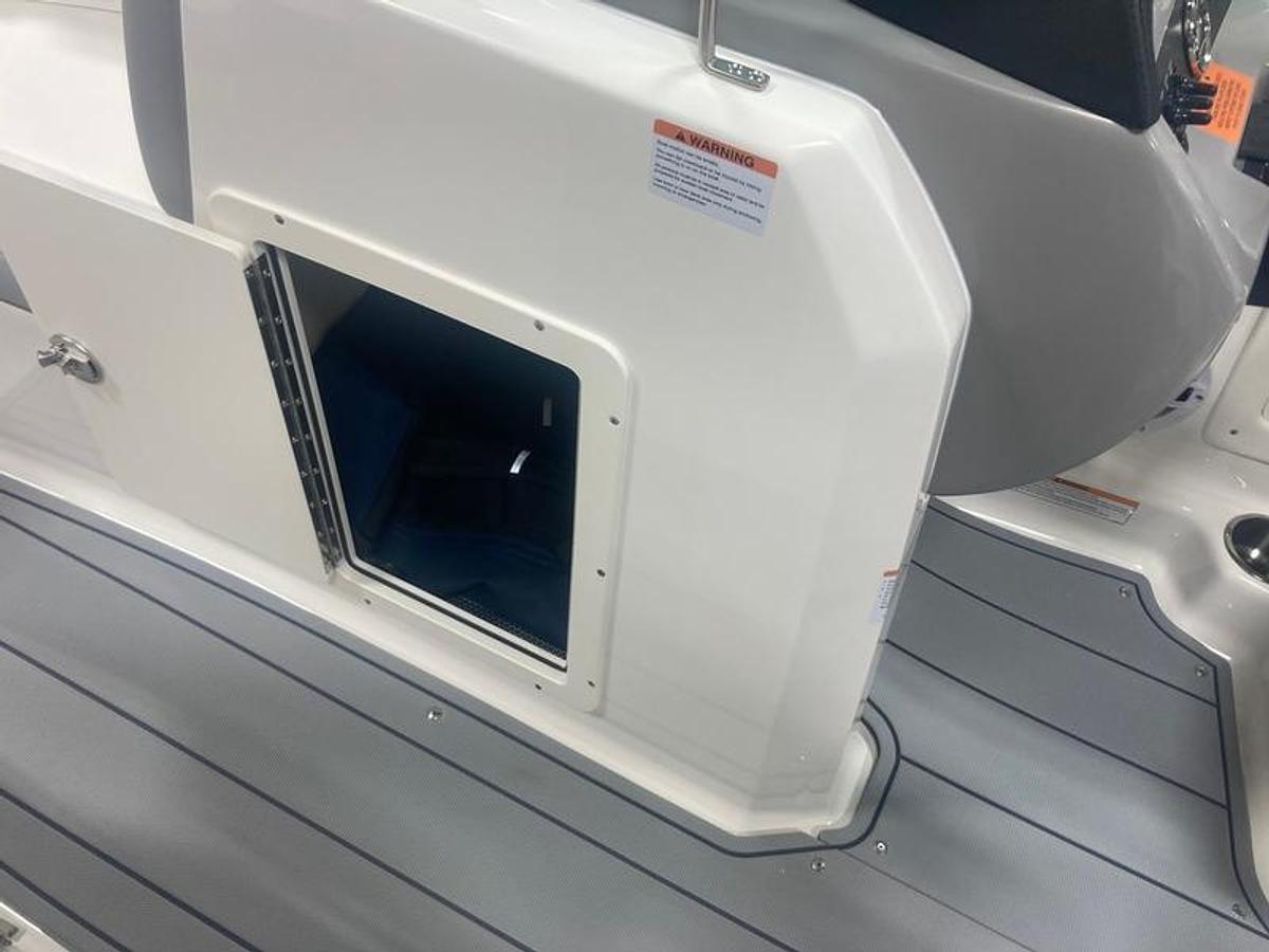 2025 Chaparral 19 SSI Outboard