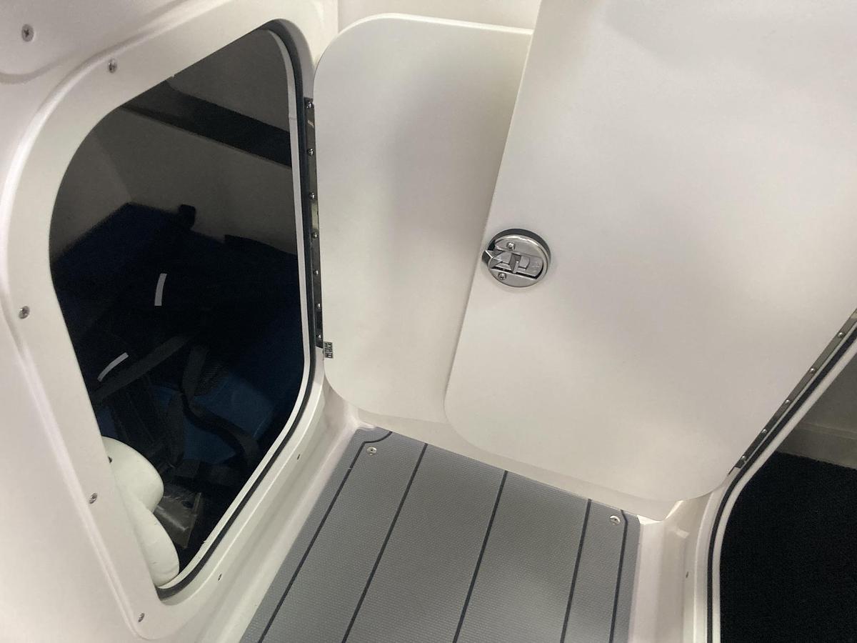 2026 Chaparral 23 SSi