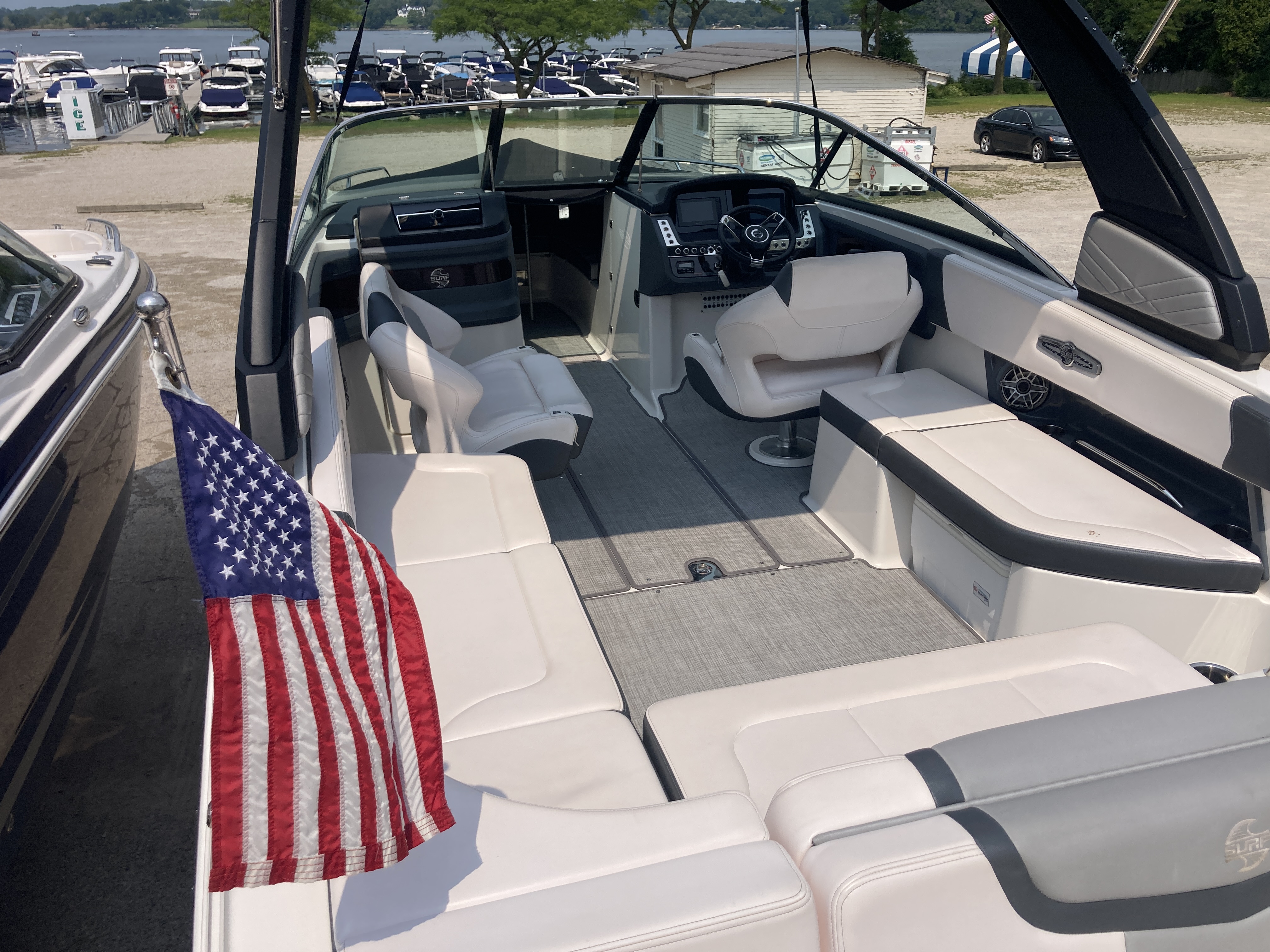 Used 2020 Chaparral 297 Surf