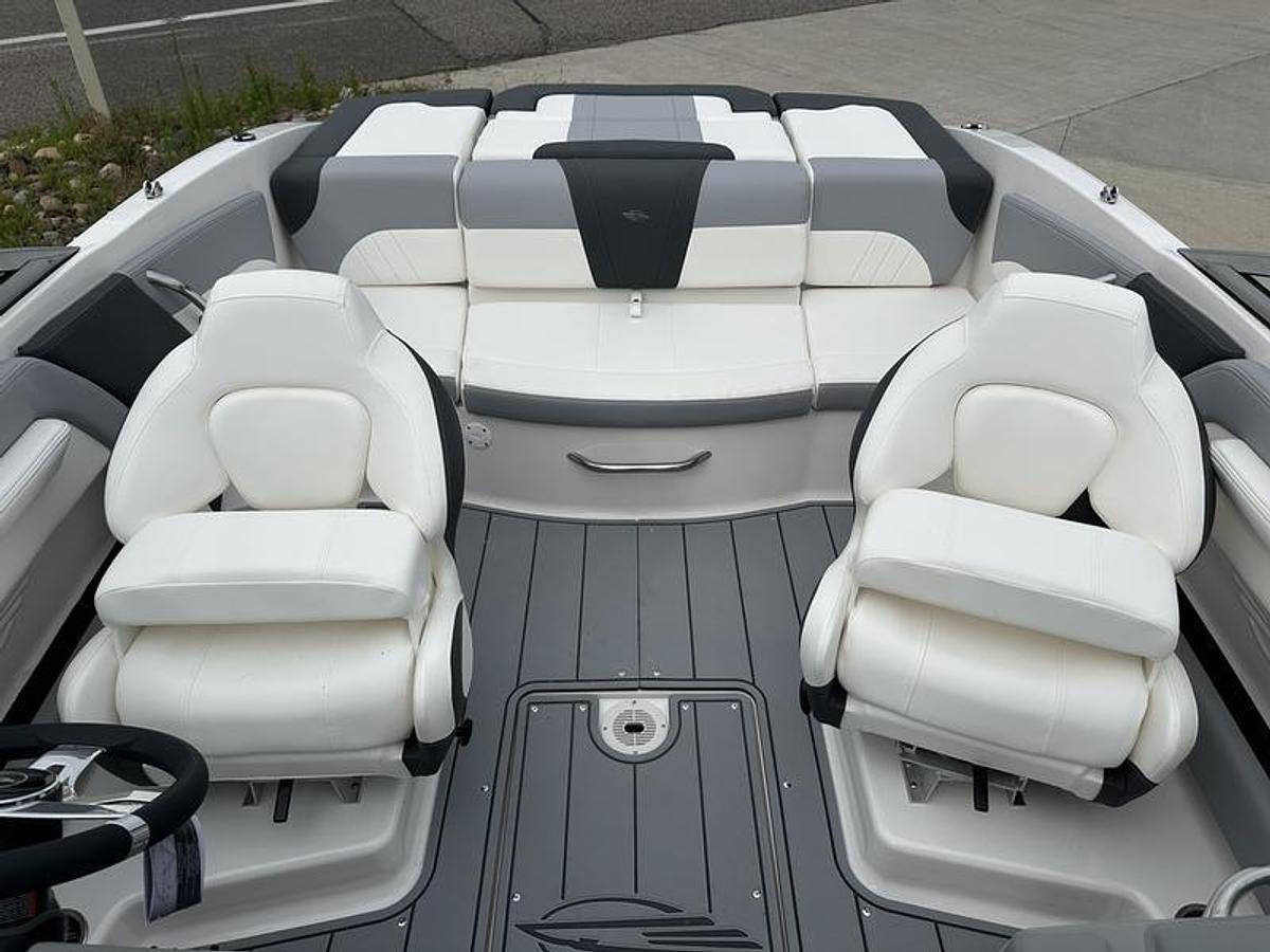 2025 Chaparral 21 SSI