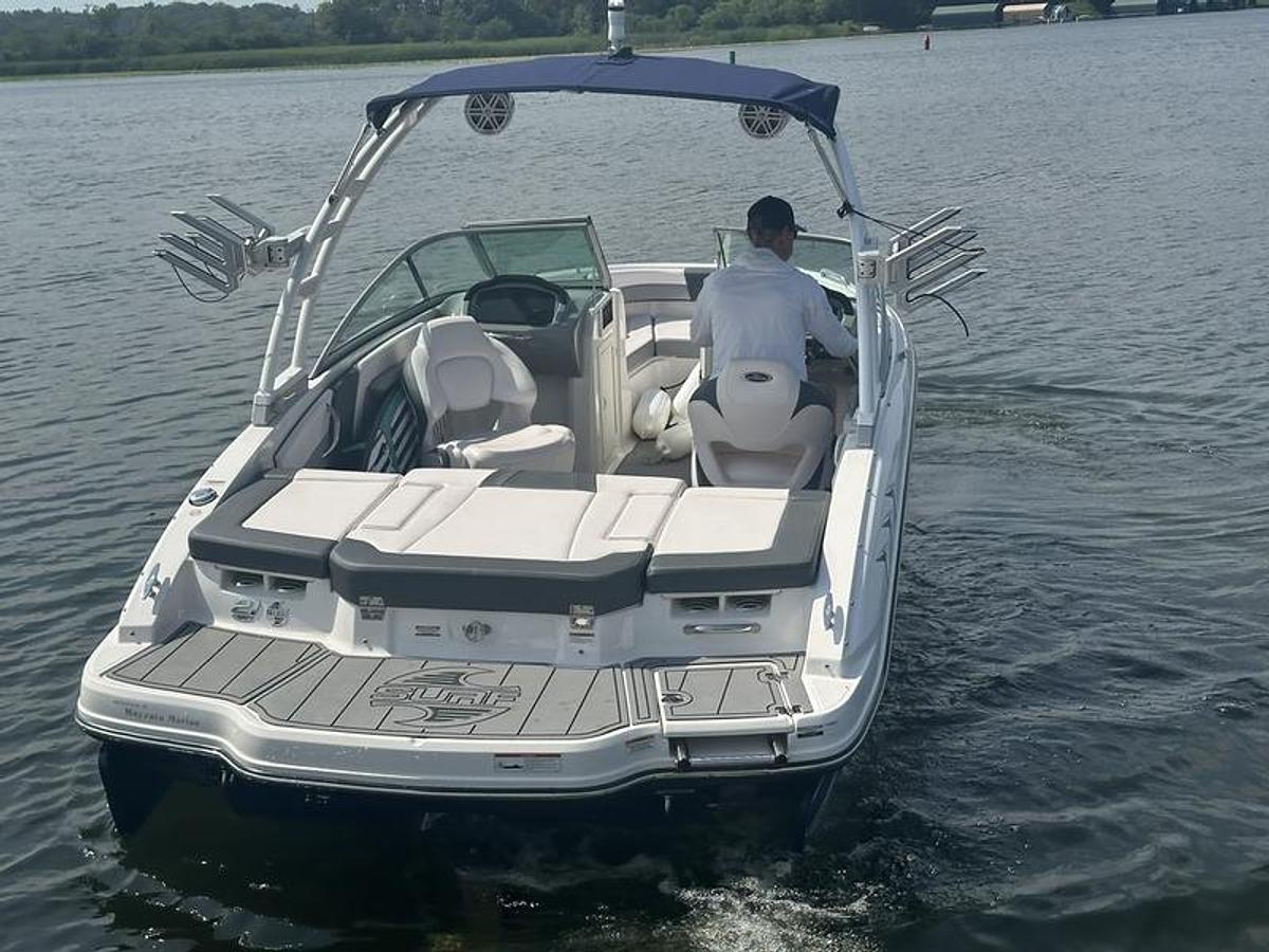 Used 2020 Chaparral 21 Surf