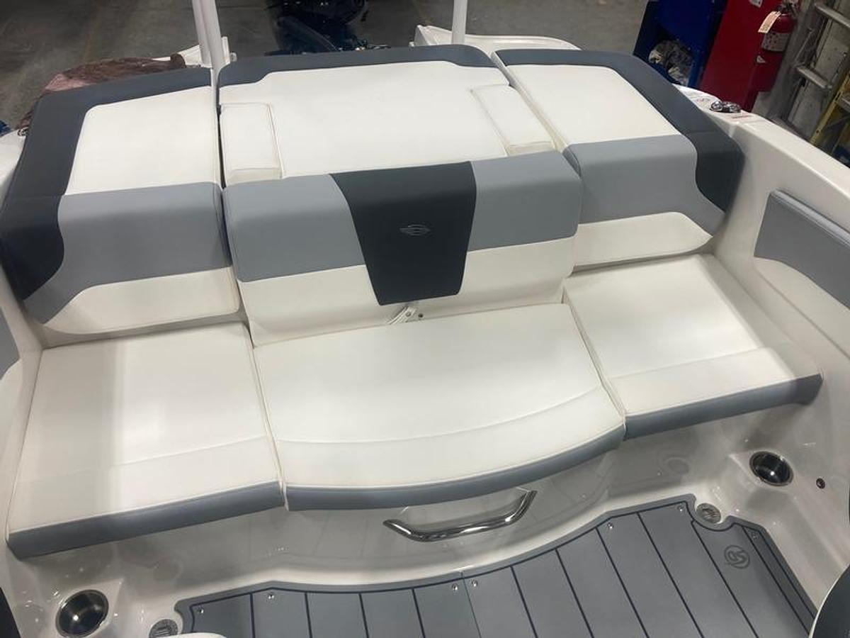 2025 Chaparral 19 SSI Outboard