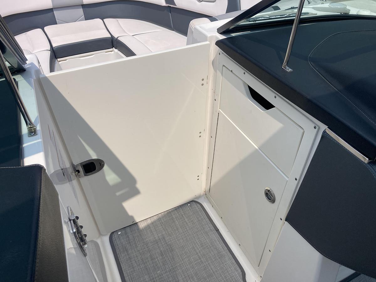 Used 2020 Chaparral 297 Surf