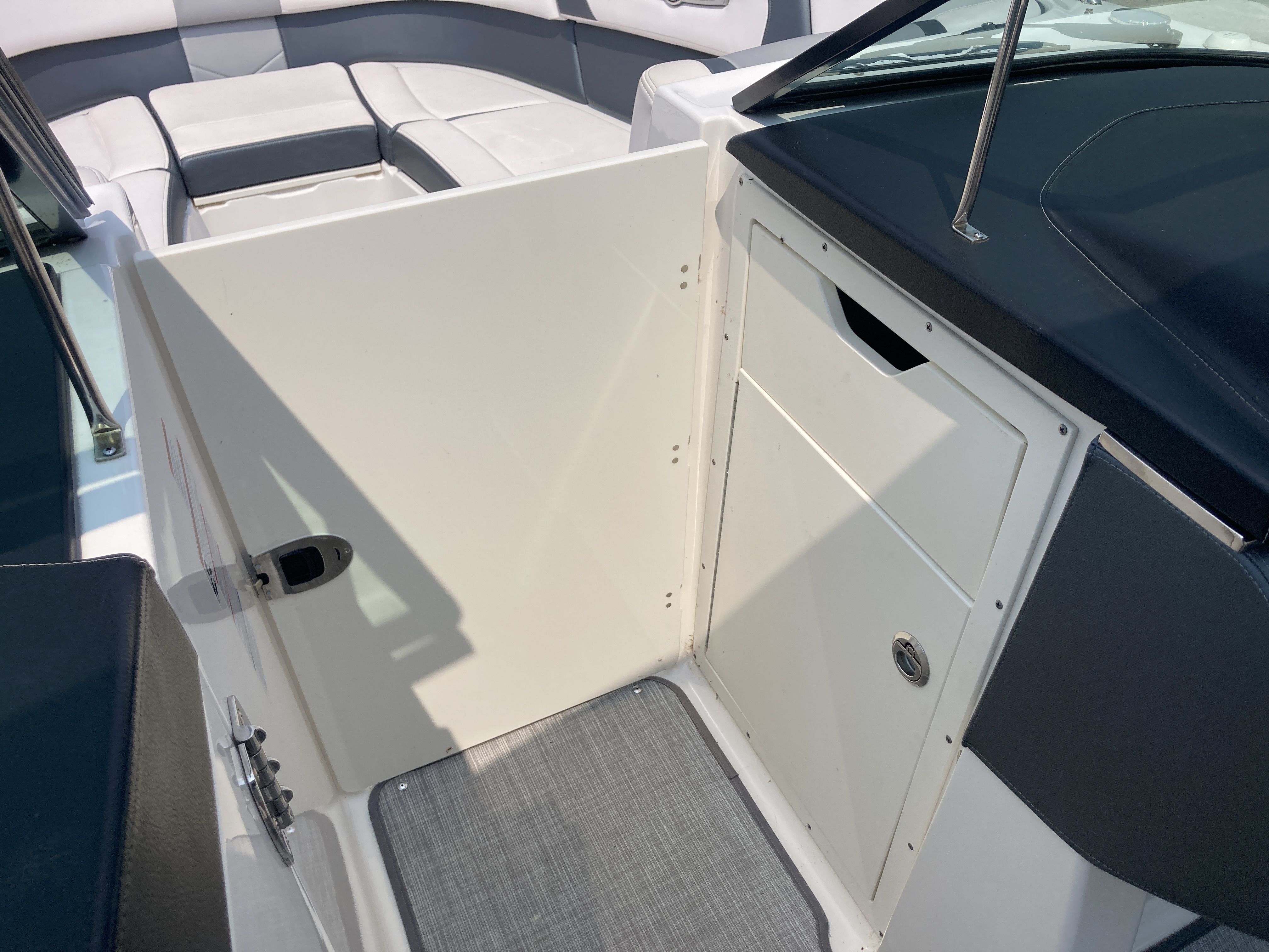Used 2020 Chaparral 297 Surf