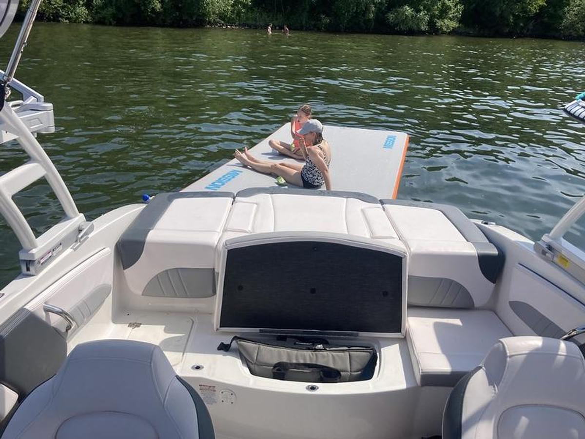 Used 2020 Chaparral 21 Surf