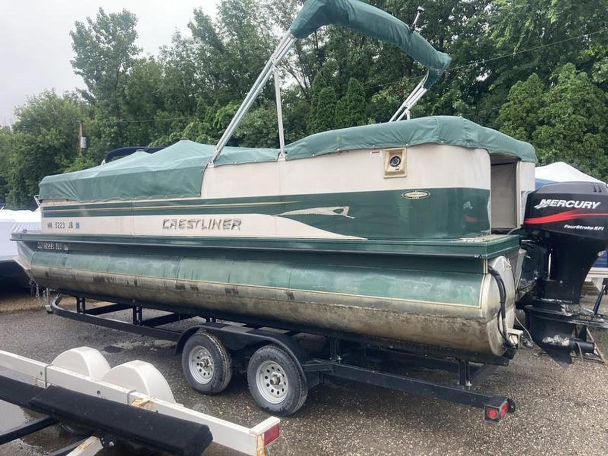 Used 2001 Crestliner 2485 O/B