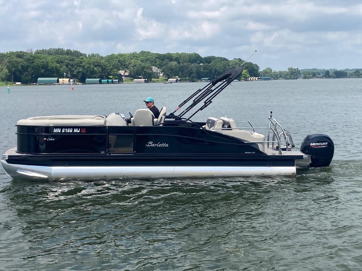 Barletta Boats Cabrio 22UC