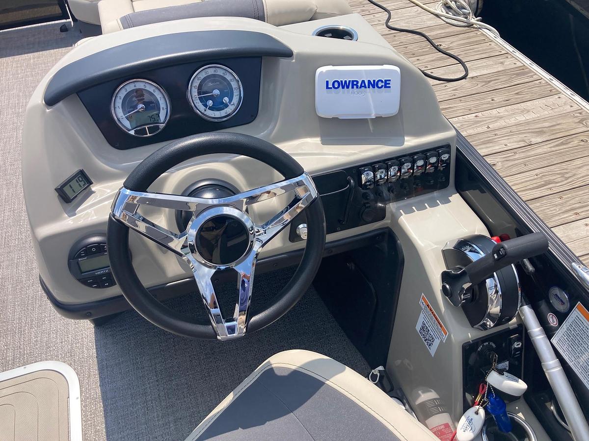 Barletta Boats Cabrio 22UC