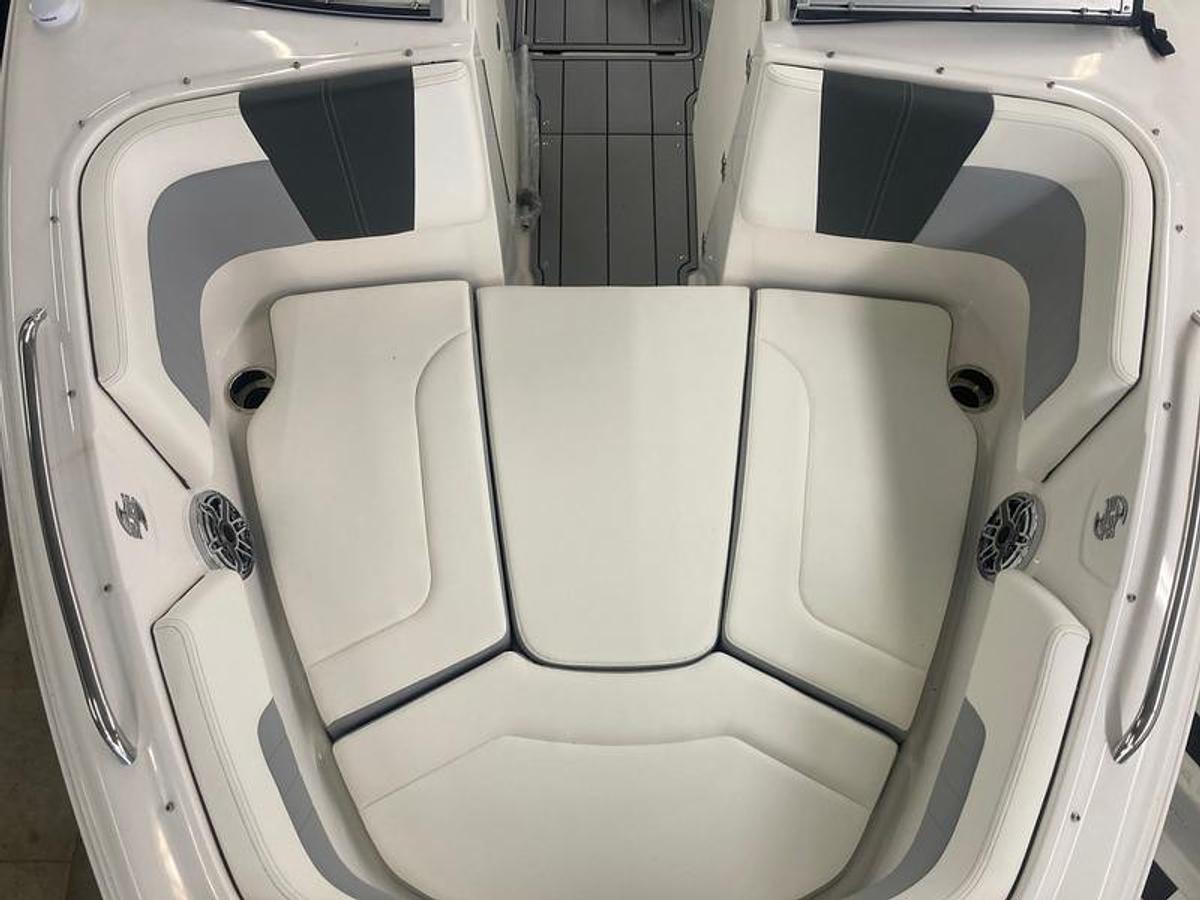 2024 Chaparral 23 Surf