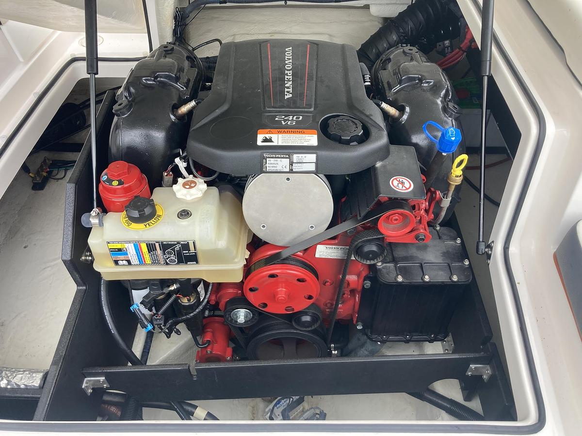 Used 2017 Regal 2000 ESX