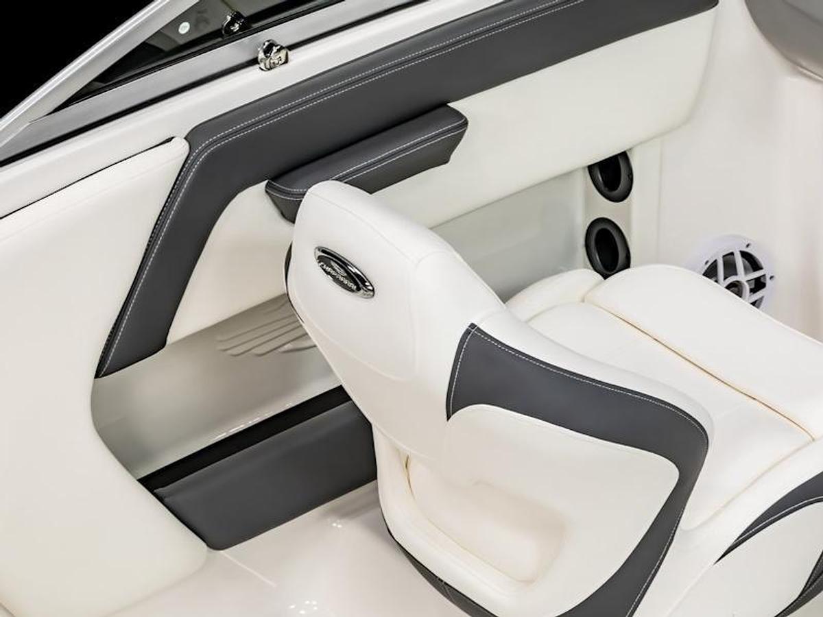 2025 Chaparral 21 SSi Ski & Fish