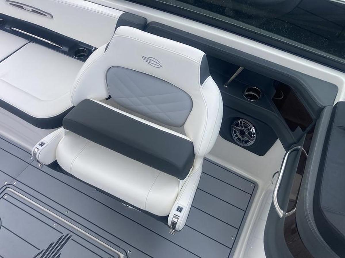 2025 Chaparral 307 SSX