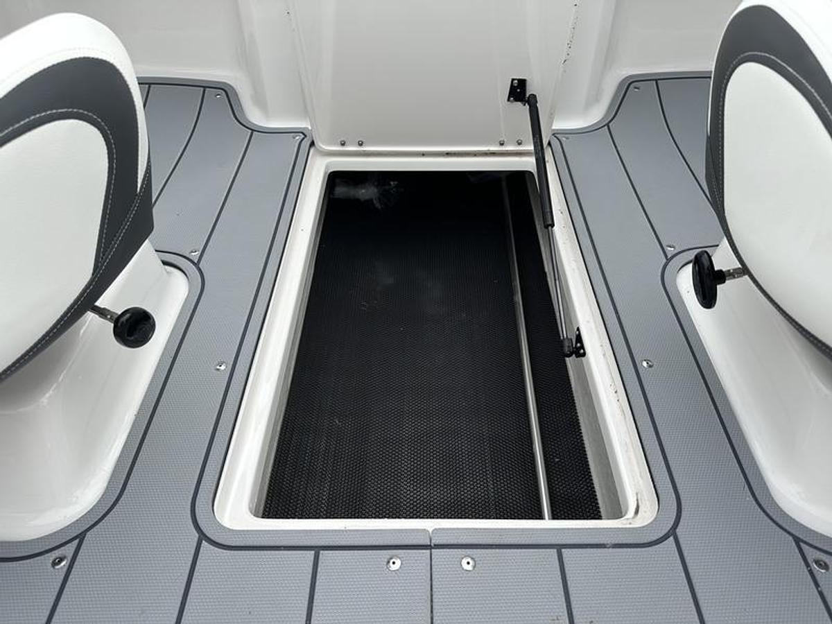 2025 Chaparral 21 SSI