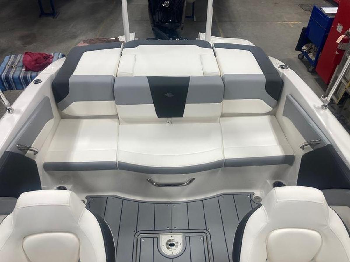 2025 Chaparral 19 SSI Outboard