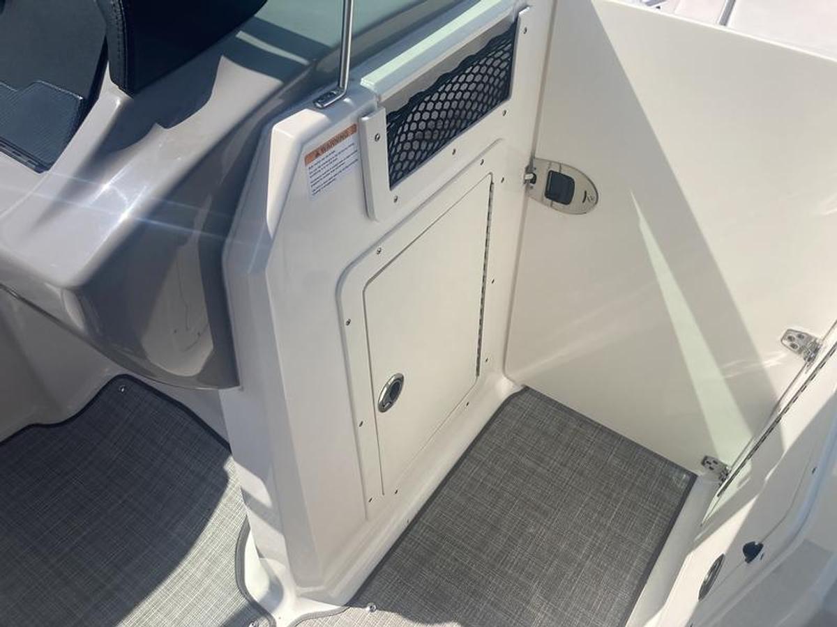 Used 2020 Chaparral 21 Surf