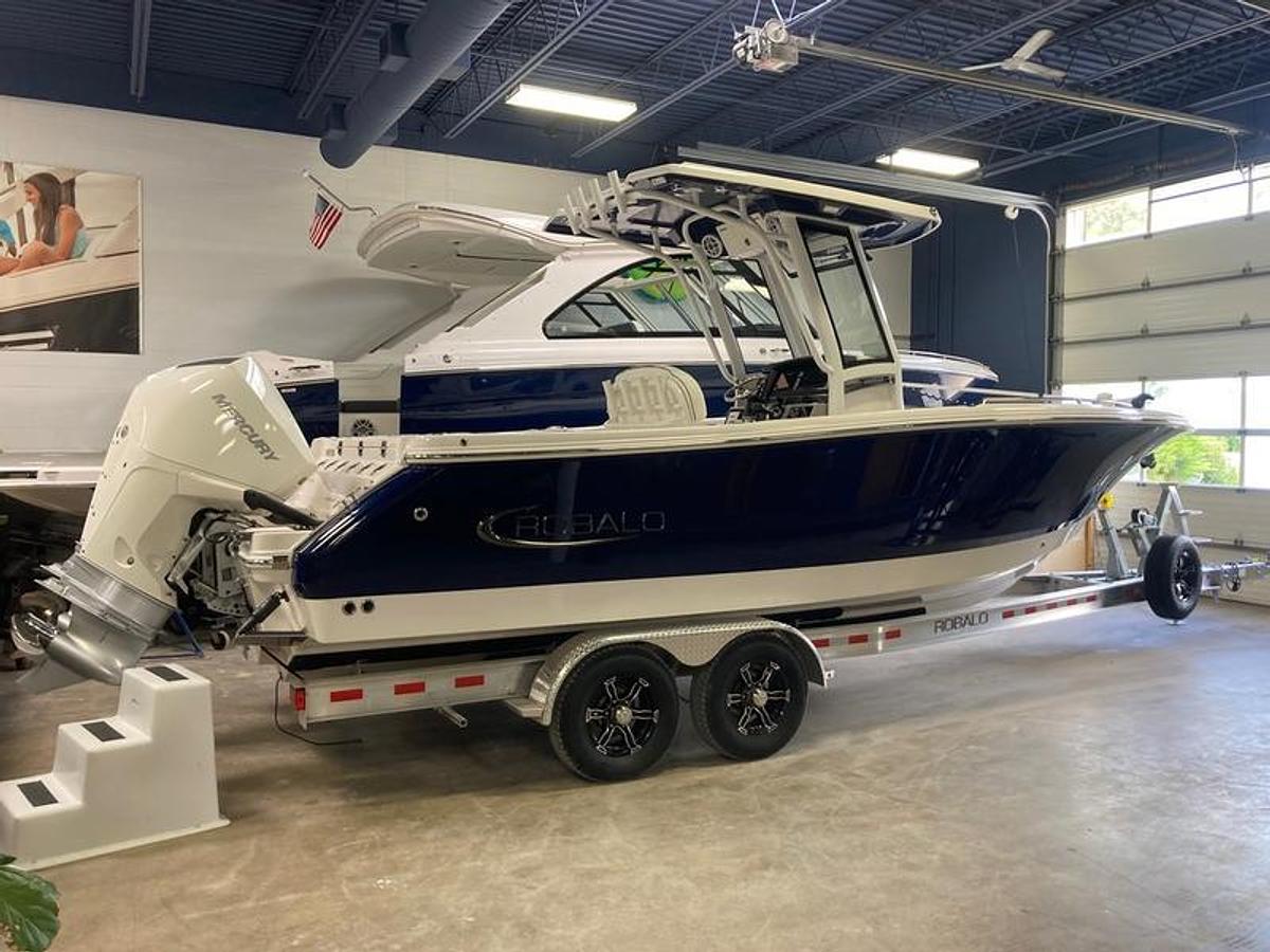2024 Robalo R250