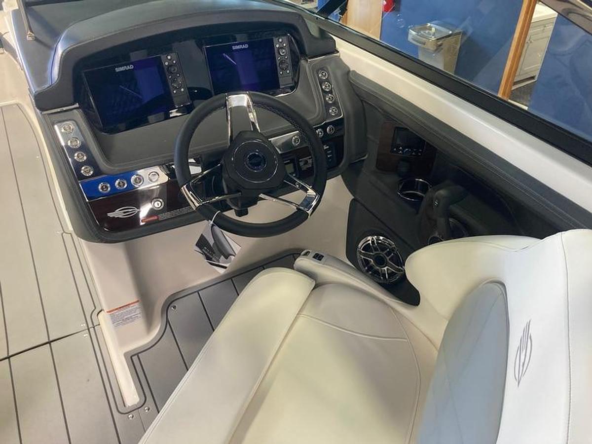 2025 Chaparral 307 SSX