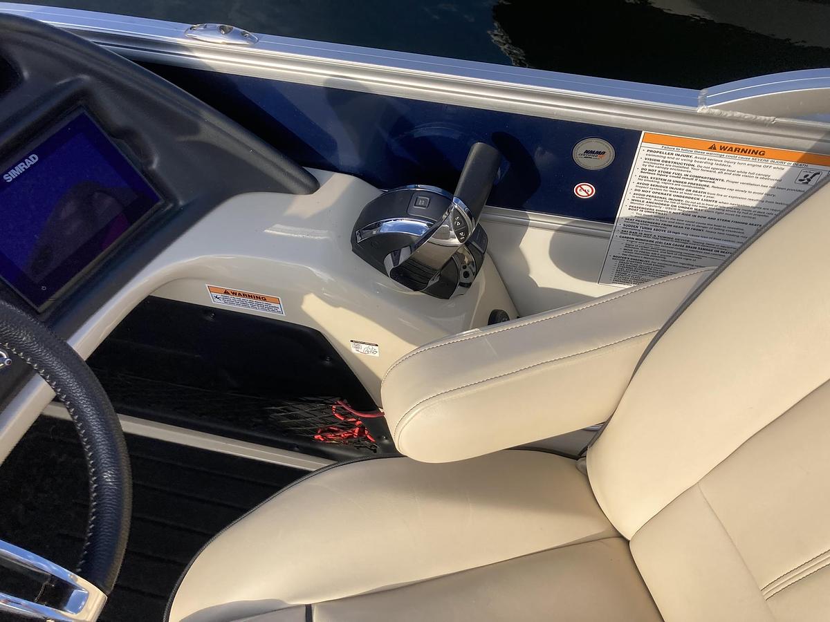 Used 2019  Barletta Boats Lusso 25 QCSS