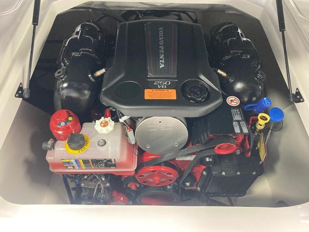 2025 Chaparral 21 SSi