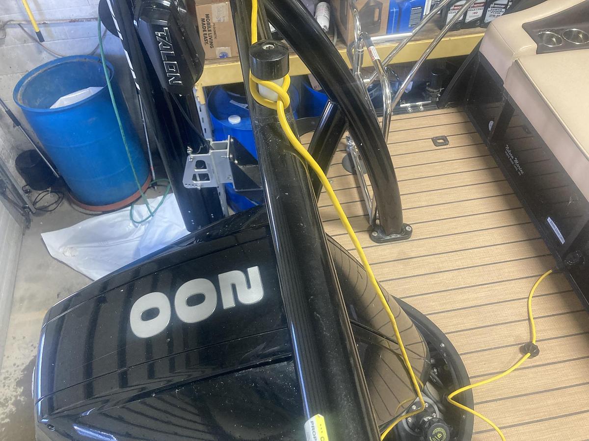 Used 2019 Southbay Pontoons 525SB2 3.0