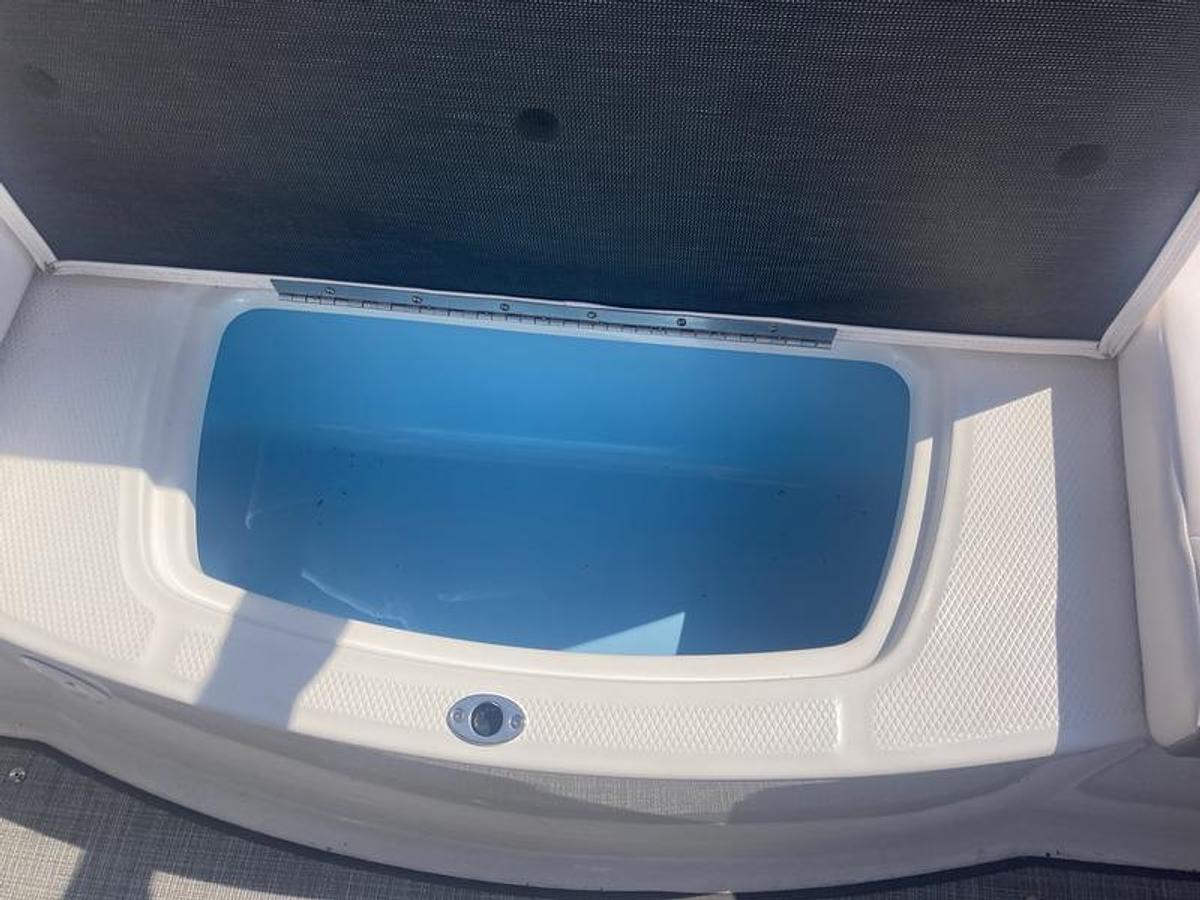 Used 2020 Chaparral 21 Surf