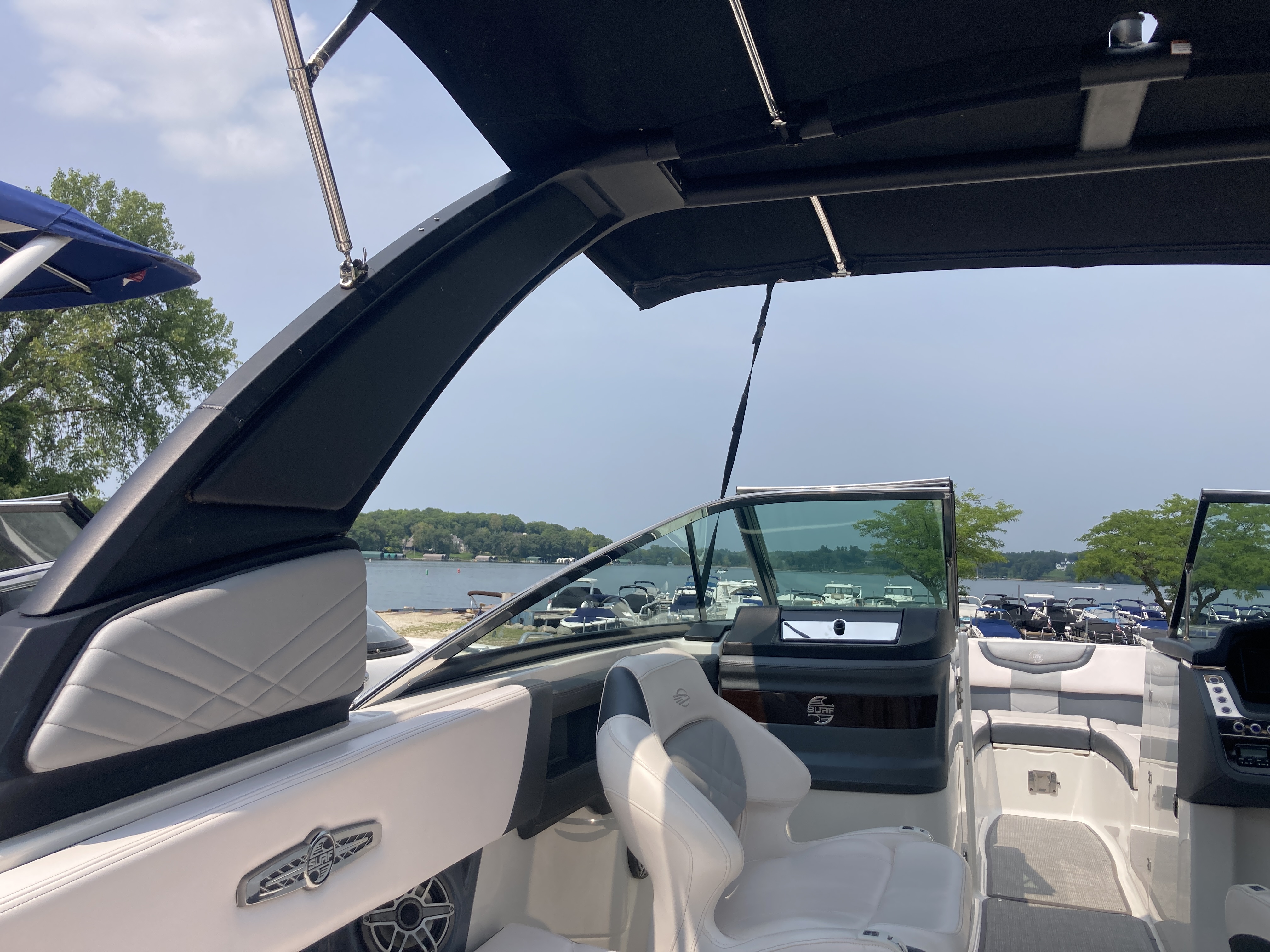 Used 2020 Chaparral 297 Surf