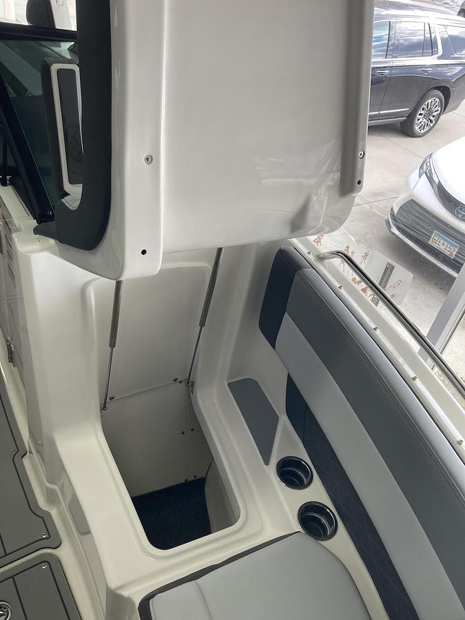 2026 Chaparral SSX 8