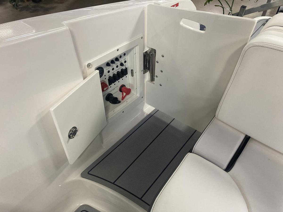 2025 Chaparral 307 SSX