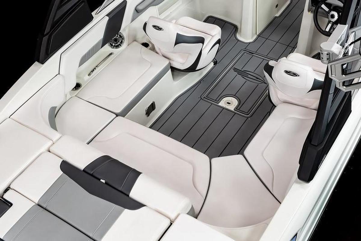 2024 Chaparral 23 Surf