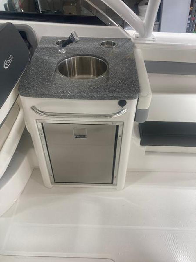 2024 Robalo R317