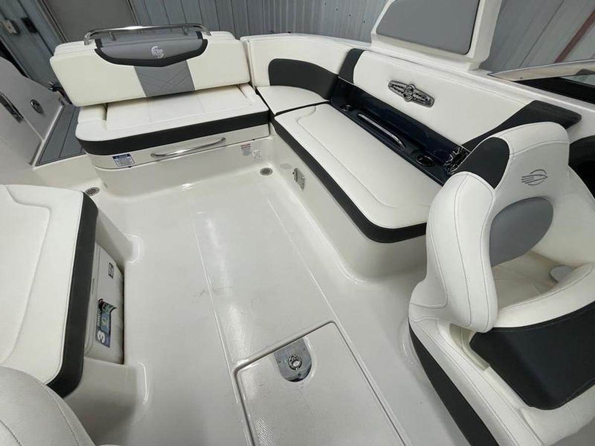 2024 Chaparral 28 Surf