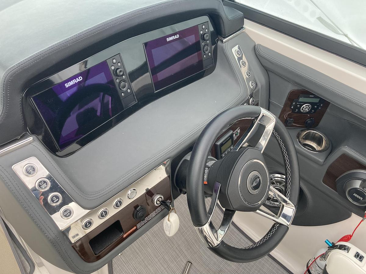 Used 2022 Chaparral 28 Surf