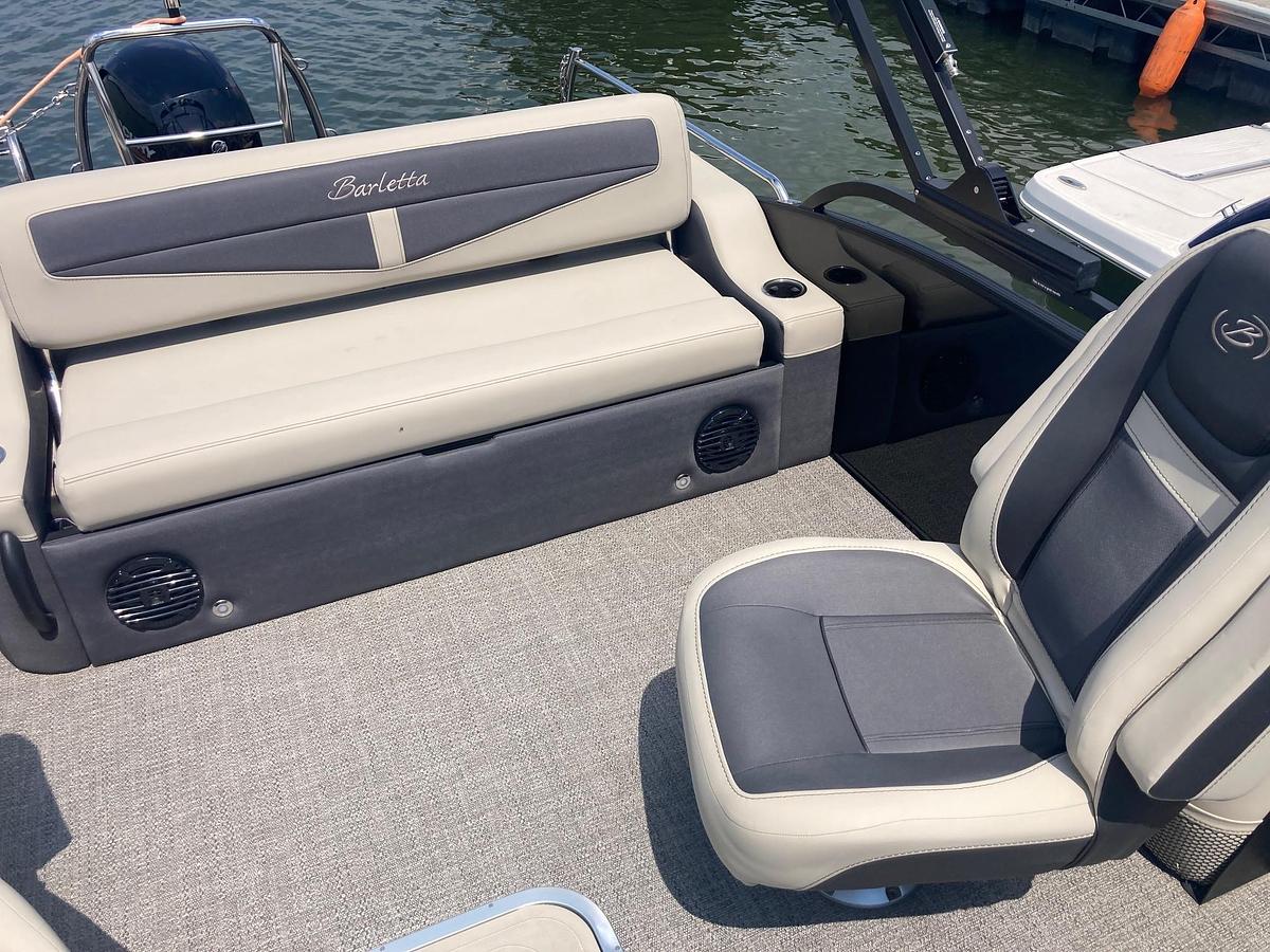 Barletta Boats Cabrio 22UC