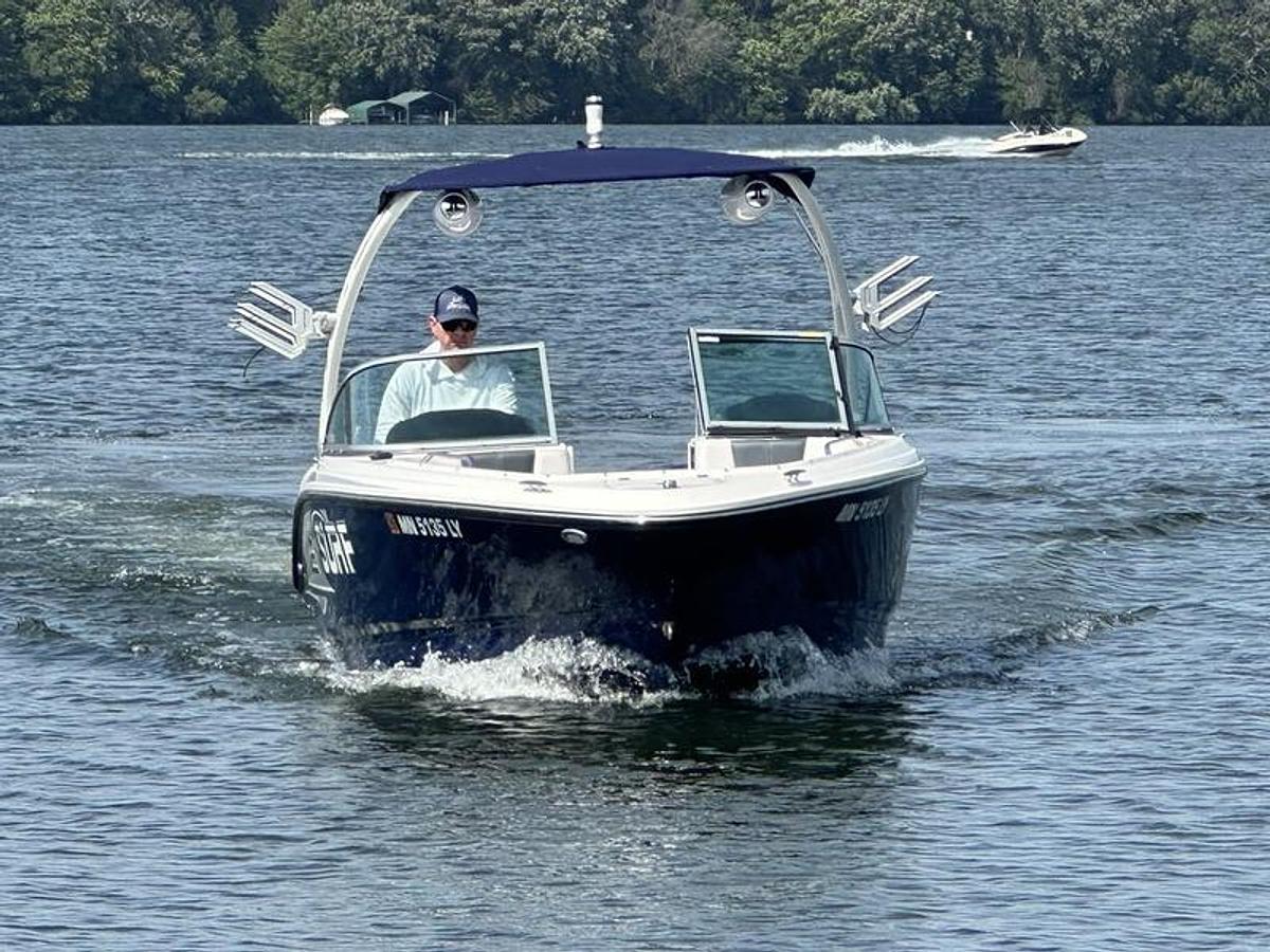 Used 2020 Chaparral 21 Surf