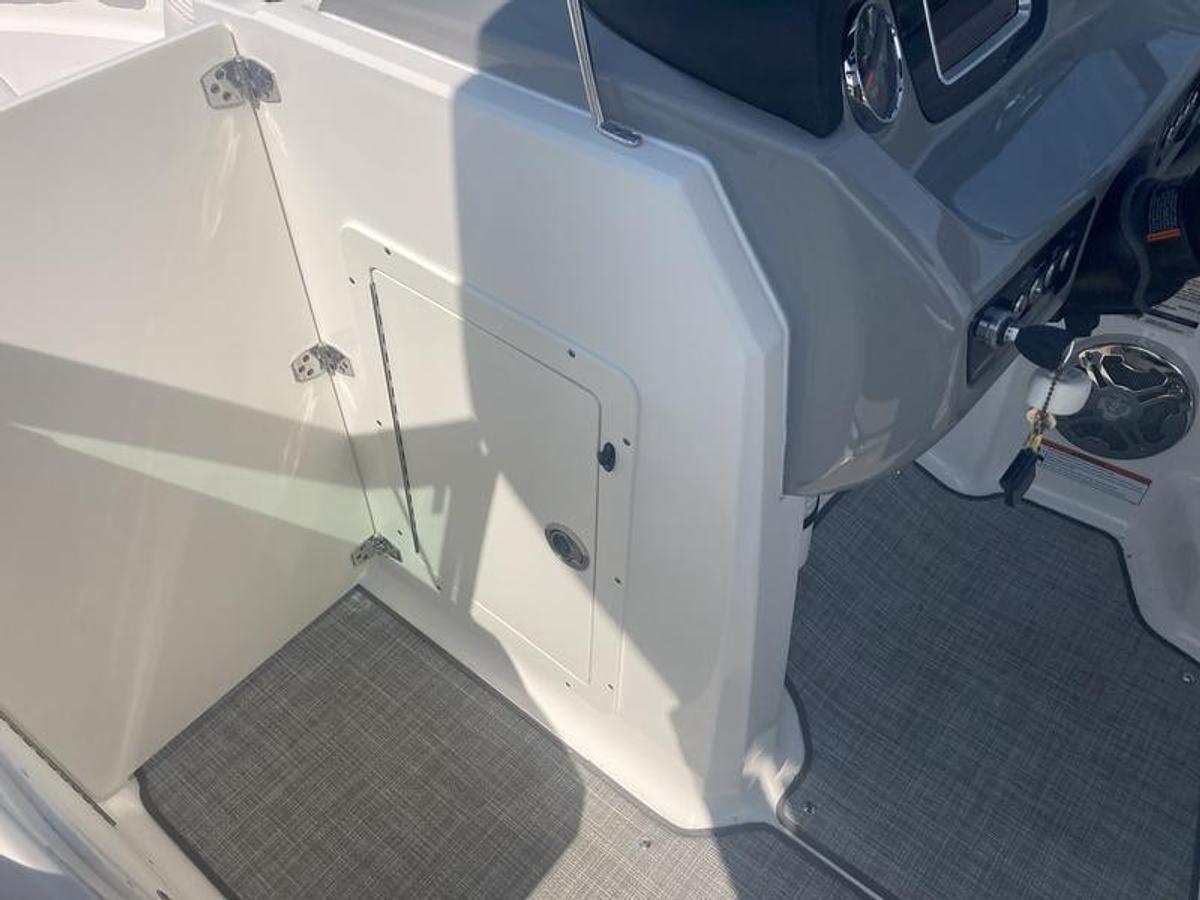 Used 2020 Chaparral 21 Surf