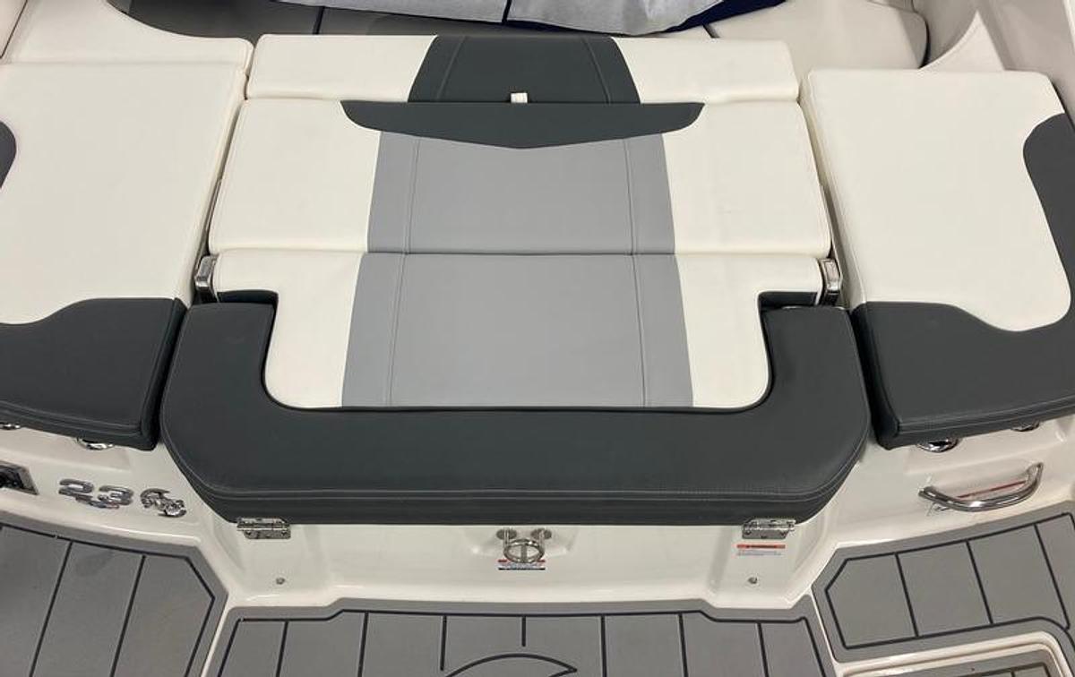 2024 Chaparral 23 Surf