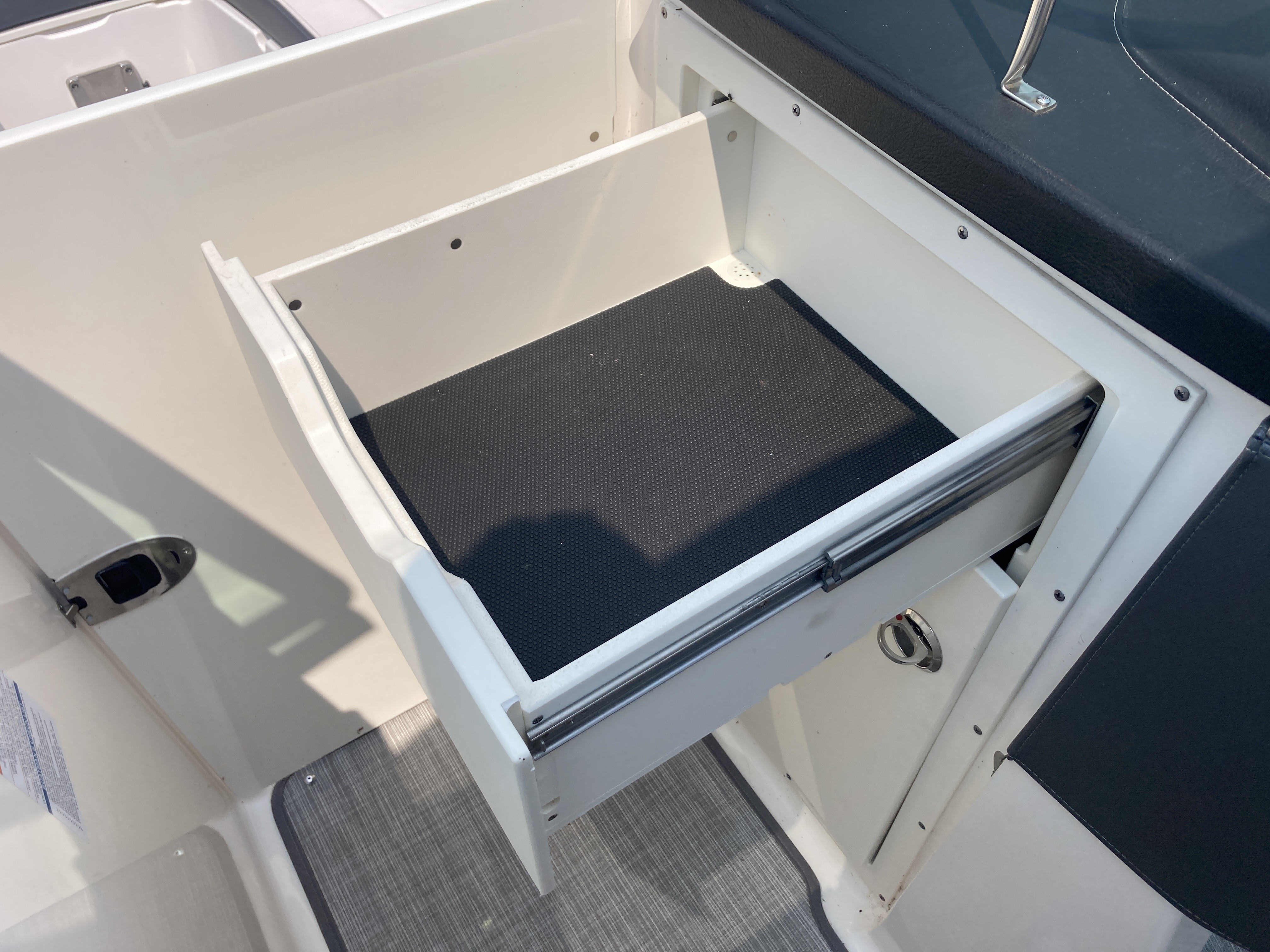 Used 2020 Chaparral 297 Surf