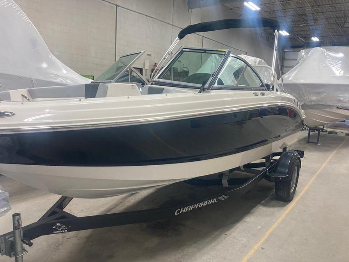 2025 Chaparral 19 SSI Outboard