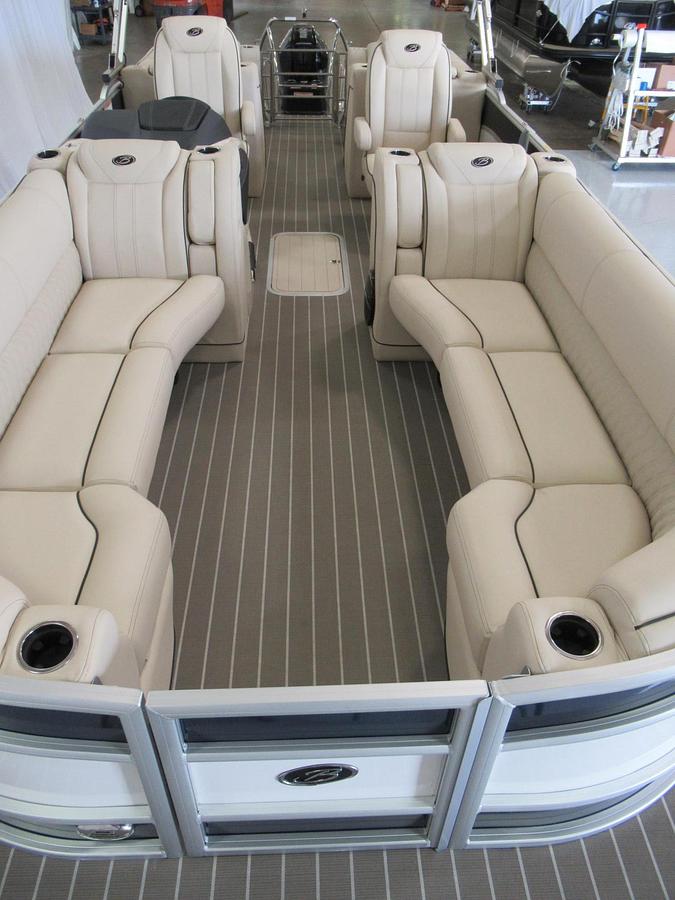 Used 2019  Barletta Boats Lusso 25 QCSS