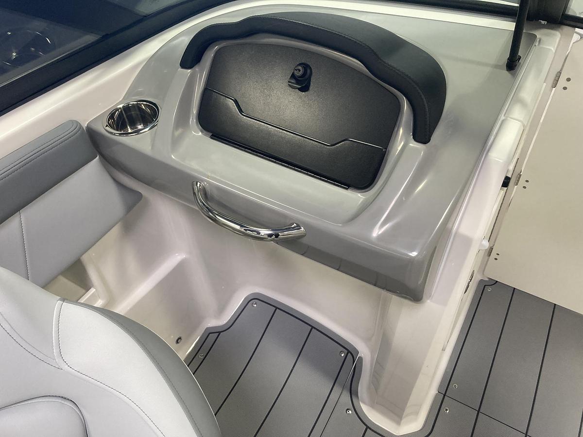 2026 Chaparral 23 SSi