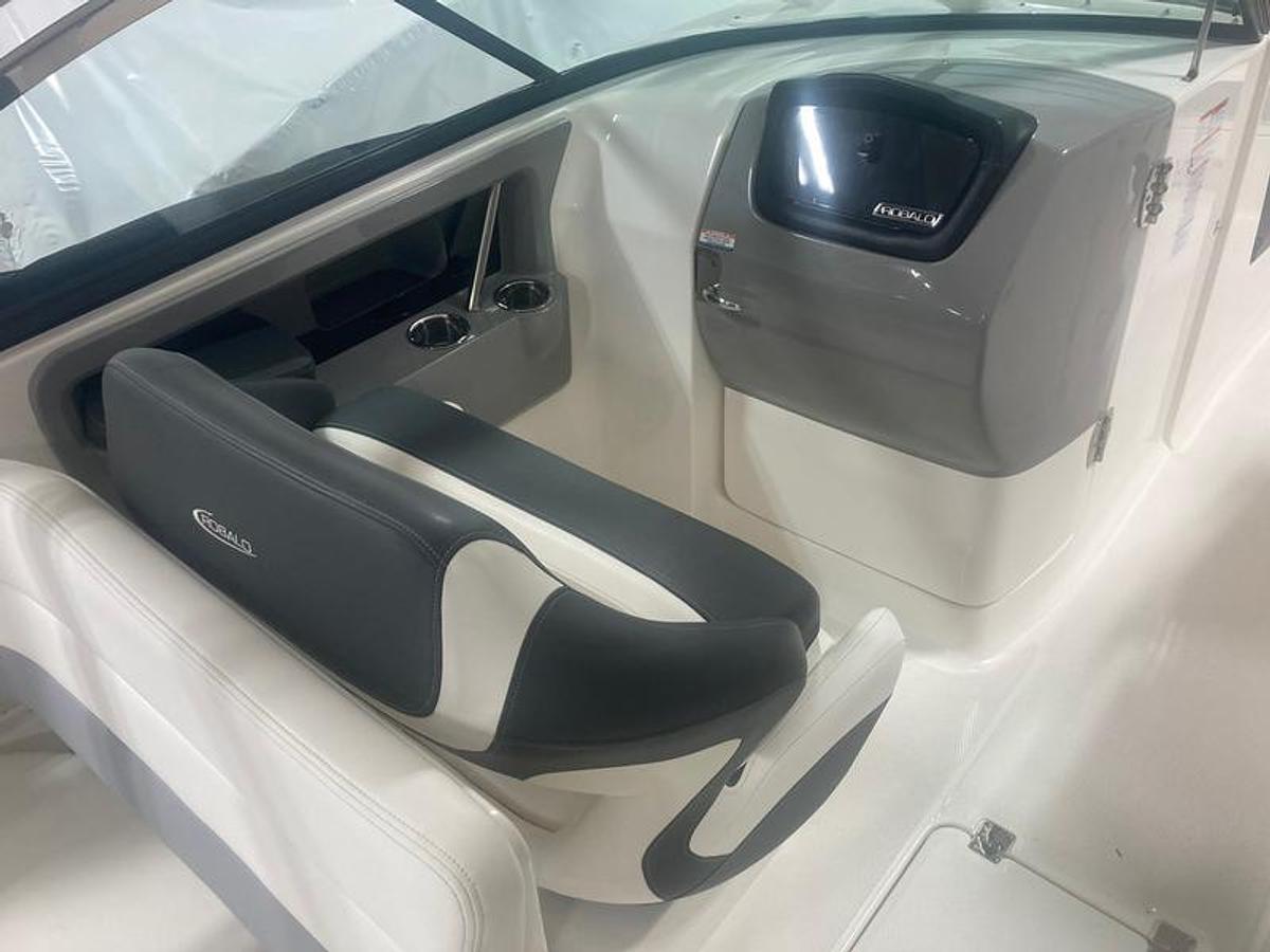 2024 Robalo R317