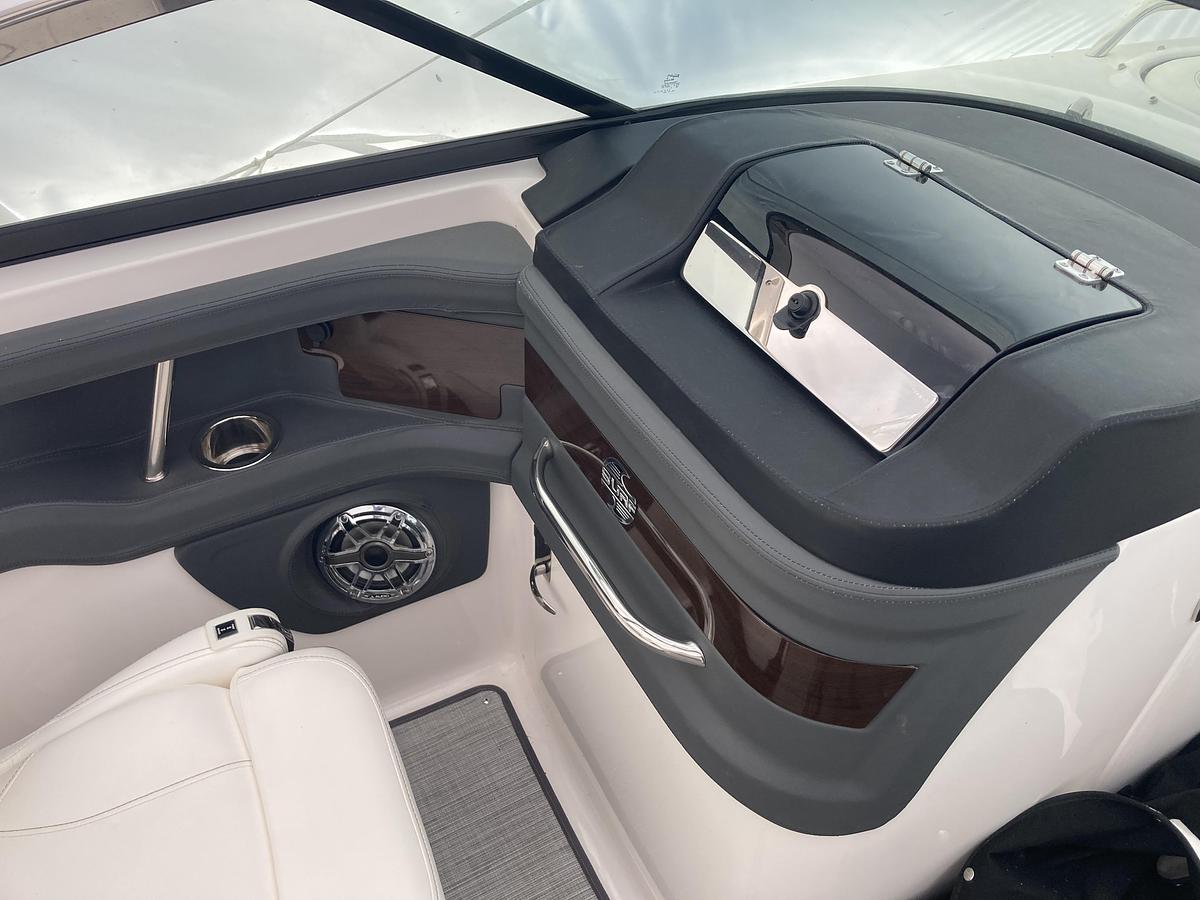 Used 2022 Chaparral 28 Surf