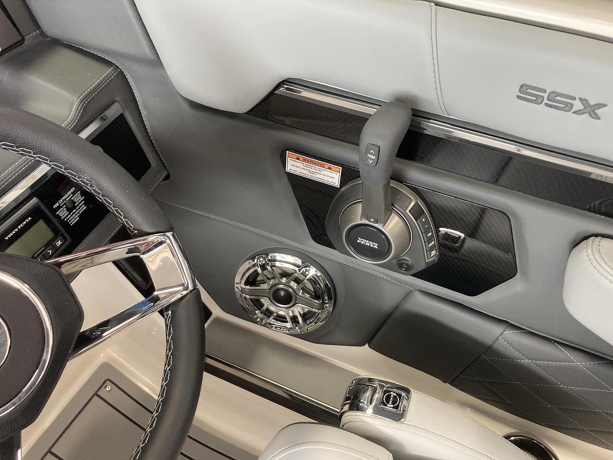 2026 Chaparral SSX 8