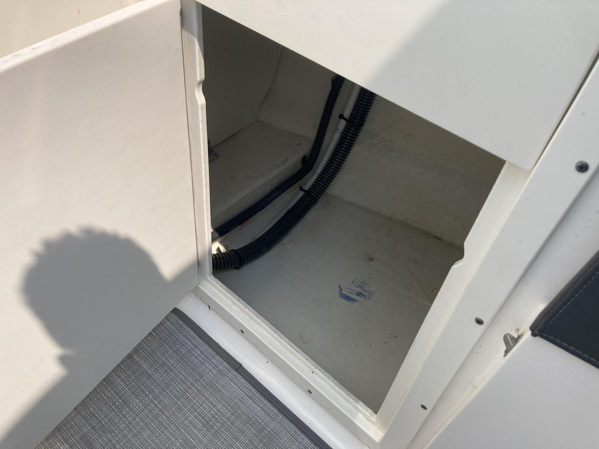 Used 2020 Chaparral 297 Surf