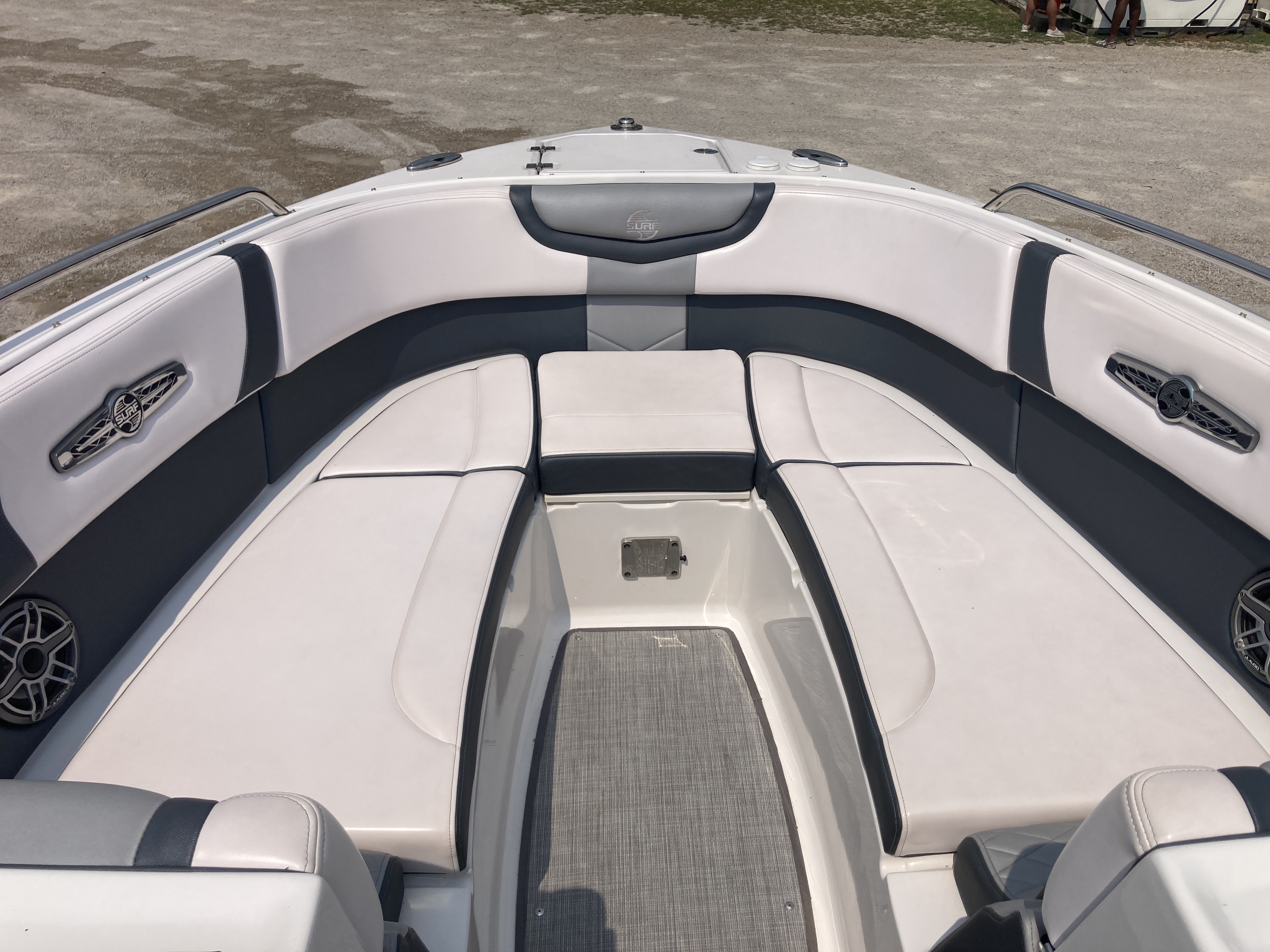Used 2020 Chaparral 297 Surf